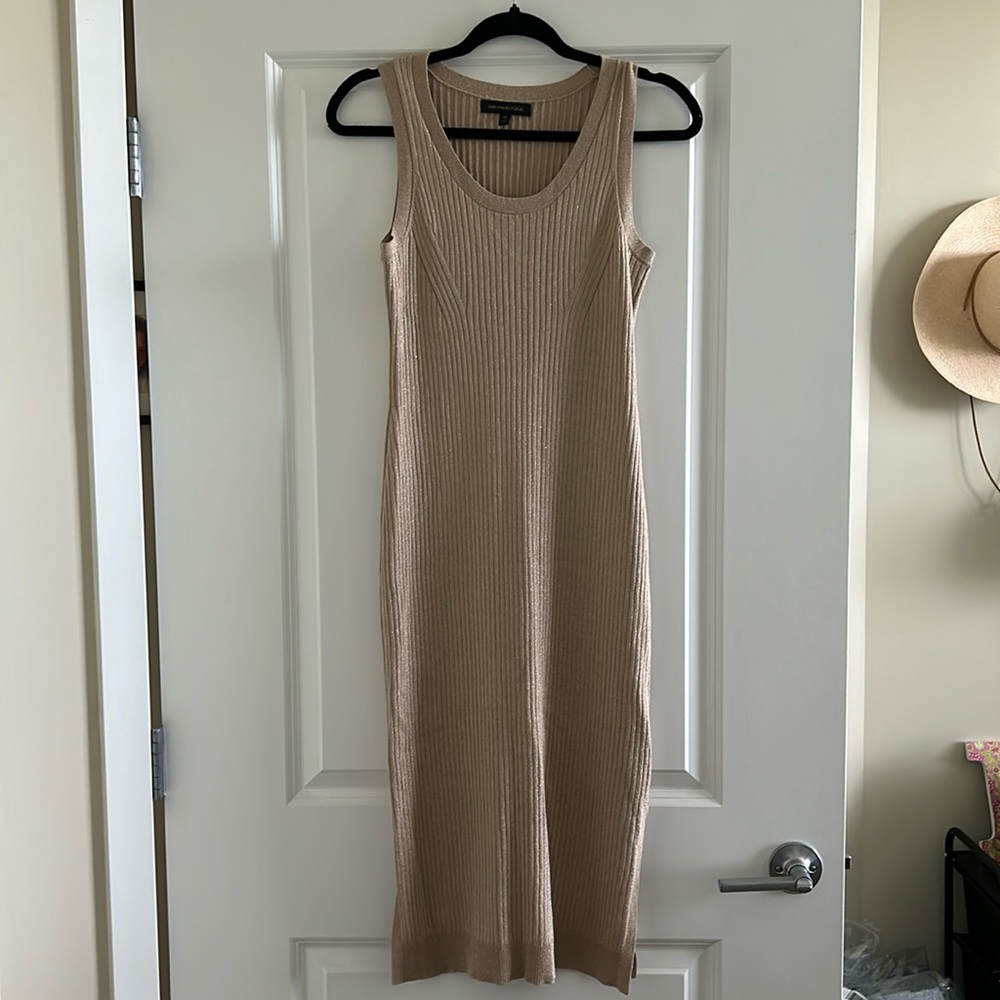 NWOT banana republic knit neutral metallic midi dress. Size XS.